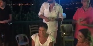 İdo Tatlıses'in Annesi Derya Tuna Doğum gününde depreme yakalandı