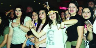 Burak Özçivit ve Kerem Bürsin’e sevgi seli